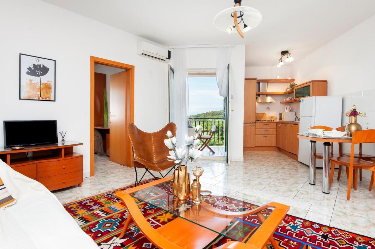 Villa Mareonda - Apartments Sussurro Rovinj Exterior photo